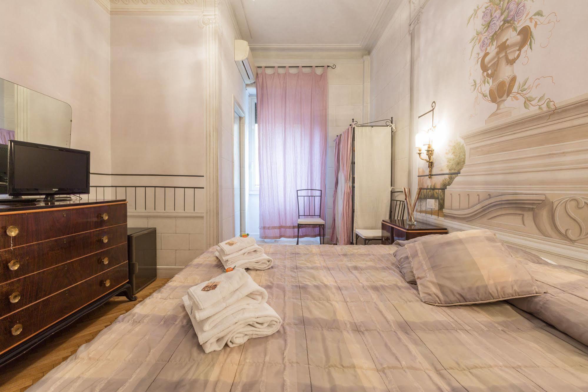 ローマ スイーツ ピアッツァ デル ポポロ Bed & Breakfast エクステリア 写真